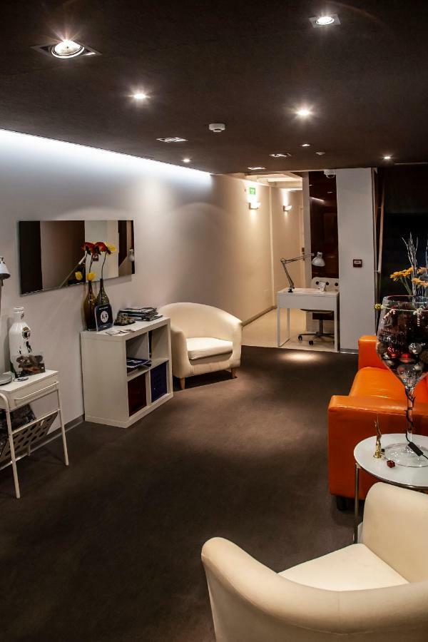 Maria Salome Aparthotel Burgos Bagian luar foto