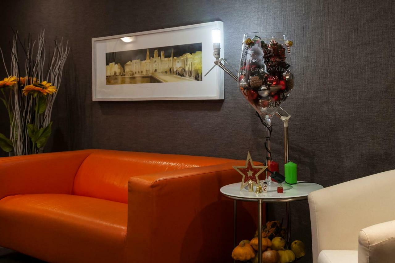 Maria Salome Aparthotel Burgos Bagian luar foto